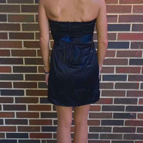 ❤️Black and Red Strapless Dress❤️ - Picture 3 of 4