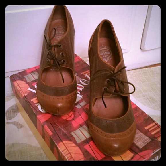 Jeffrey Campbell Ibiza brown leather laced wedge