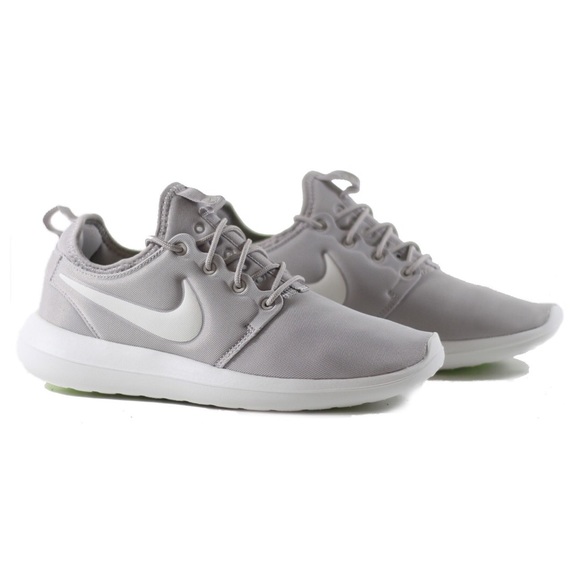 {Nike} Gray Roshe Two - Picture 2 of 6
