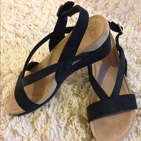 UGG wedge sandals - Size 6