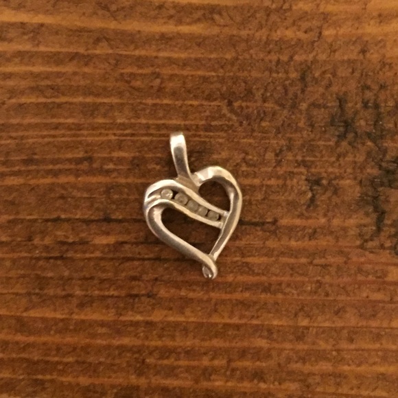 Kay Diamond Heart Necklace 1/20 ct Round Cut