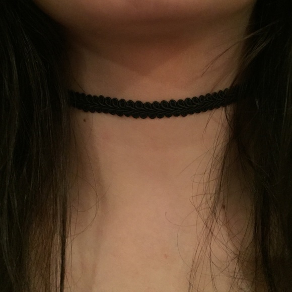 Choker - Picture 1 of 1