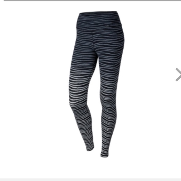 Nike Dri Fit Legging. - Picture 2 of 4