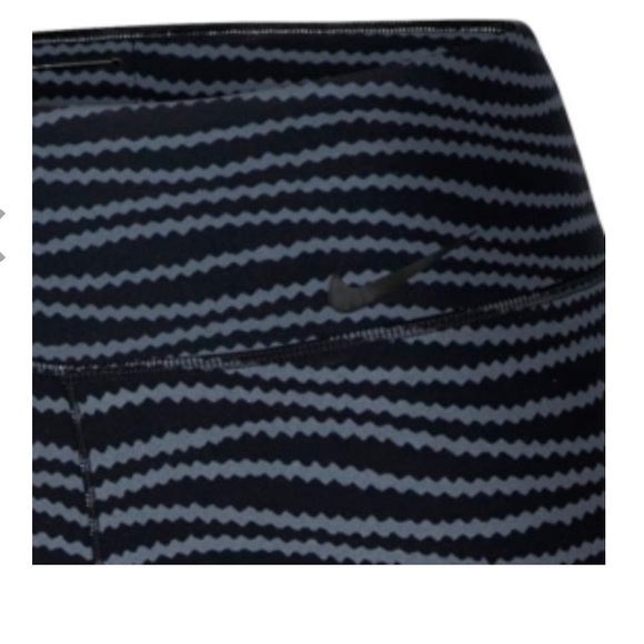 Nike Dri Fit Legging. - Picture 4 of 4