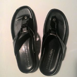 Sandals, black patent