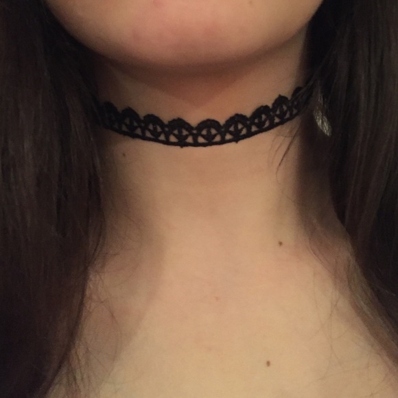 Choker - Picture 1 of 1