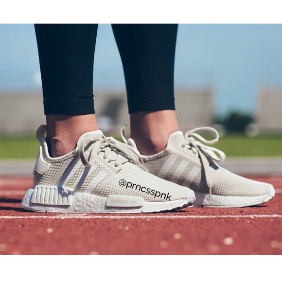 Adidas nmd r1 talc white