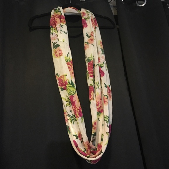 Candie's Accessories - floral scarf