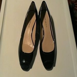 Shoes, low heel, black patent