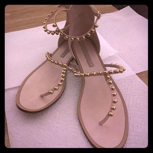 Chic pretty sandals!
