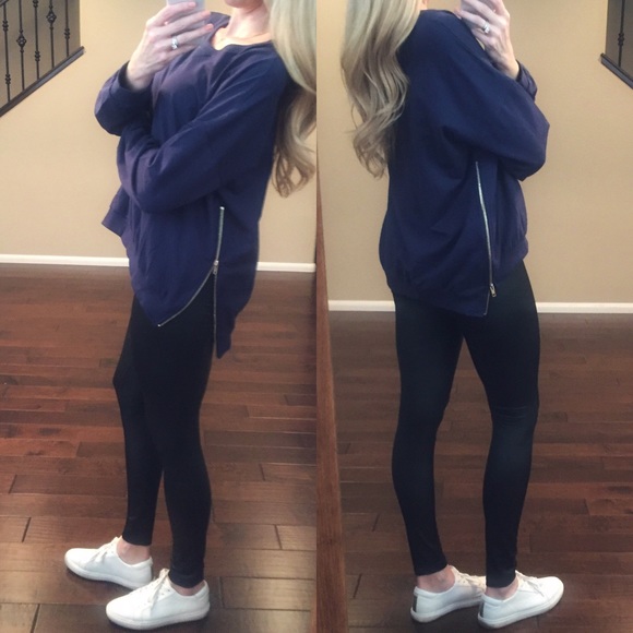 SALE 🏴 Zip Me Up Crew Neck - Picture 2 of 3