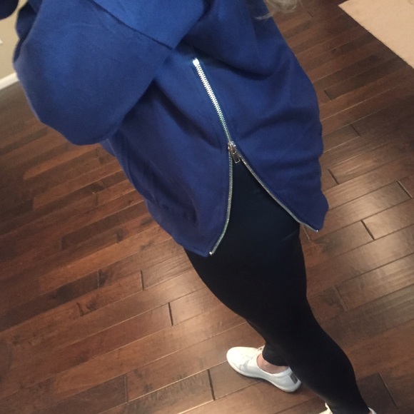 SALE 🏴 Zip Me Up Crew Neck - Picture 3 of 3