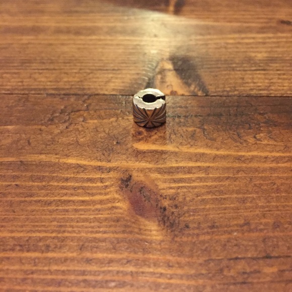 Pandora Sunburst Clip. In perfect condition