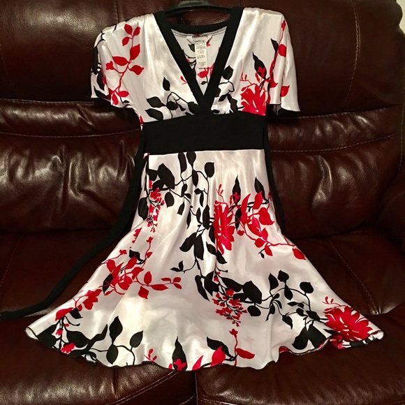 Asian-Inspired Dress White w/red & black leaves