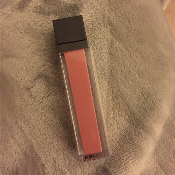 Jouer lip creme in dulce de leche