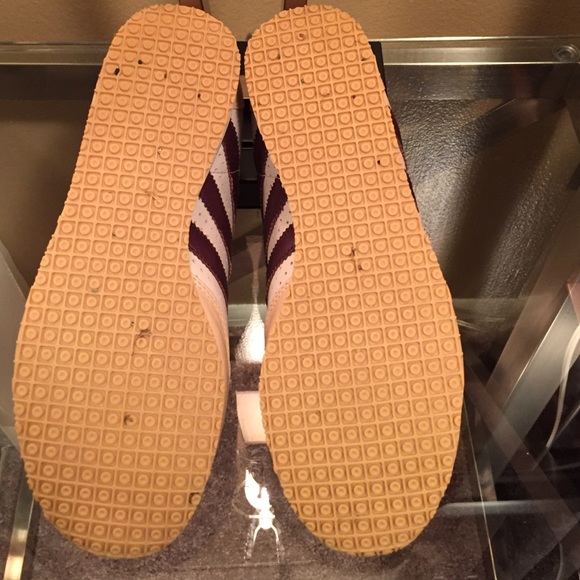 Cream/Brown Adidas - Picture 4 of 4