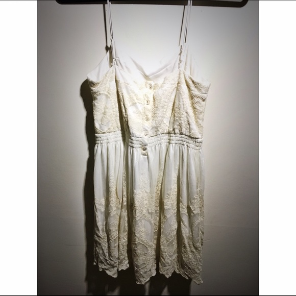 Pins and Needles beautiful lace dress. Worn once - Picture 2 of 3