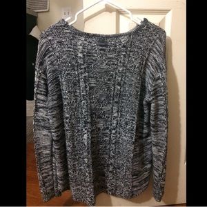 black/white knitted sweater