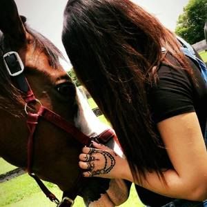 Meet your Posher, Aeisha