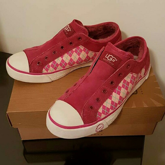 Like-new UGG sneakers - DISCONTINUED pink argyle
