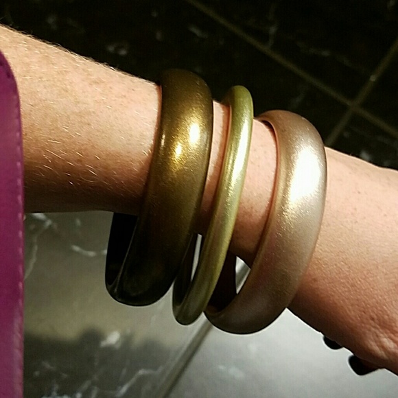 Metallic bangles - Picture 2 of 3