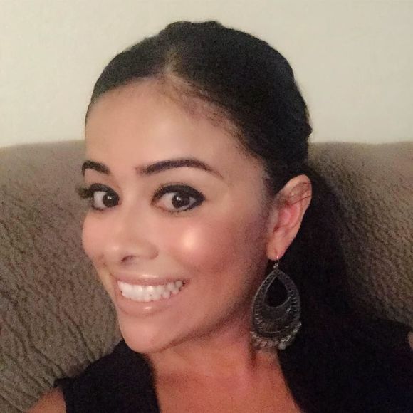 Meet your Posher, Maricela