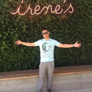 Meet your Posher, Carlos