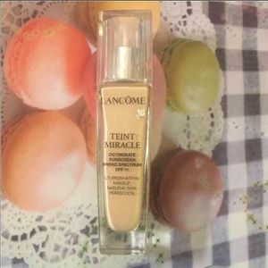 Lancome Teint Miracle Foundation