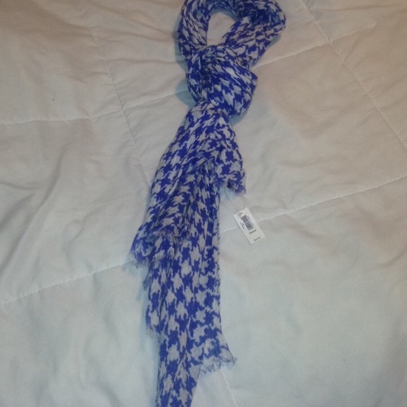 GAP Scarf