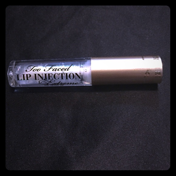 Too Faced Lip Injection extreme