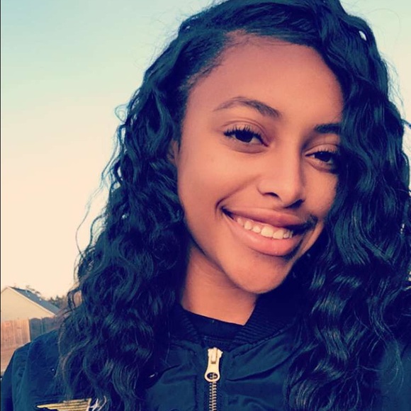 Meet your Posher, Arieaunna