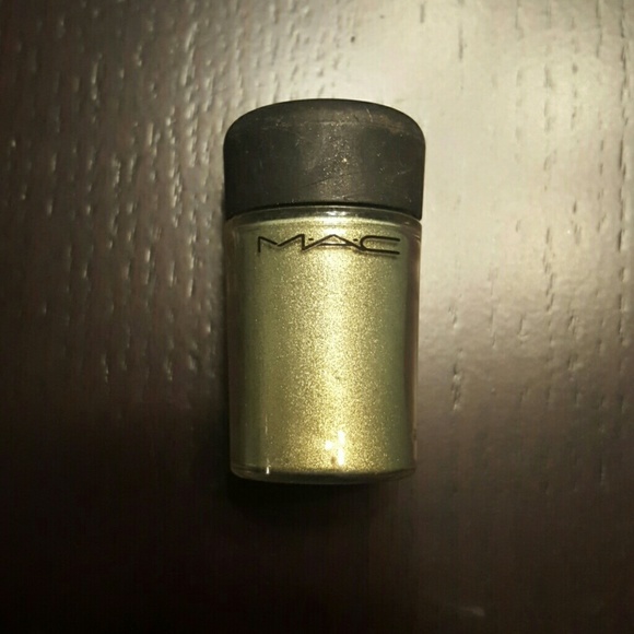 MAC pigment - Picture 1 of 2
