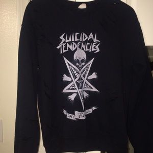 Distressed crew neck