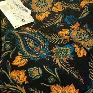 1 hour sale! Lularoe Cassie XL Brand New