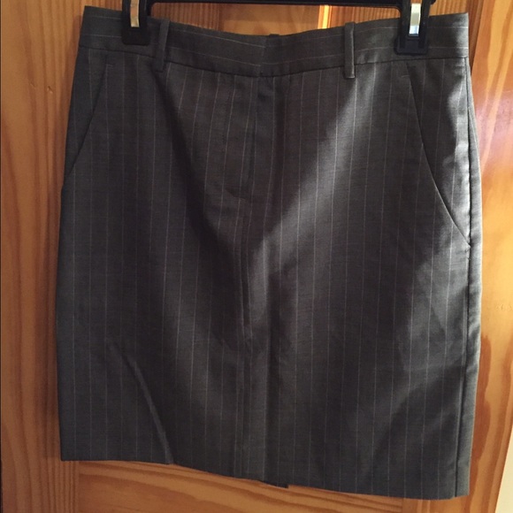 Theory grey pin striped skirt - size 4