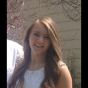 Meet your Posher, Alexis