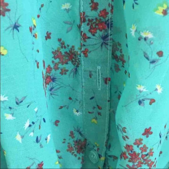 Vintage inspired ditsy floral tie up tank top - Picture 3 of 4