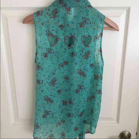 Vintage inspired ditsy floral tie up tank top - Picture 4 of 4