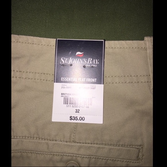 NWT! ST JOHNS BAY KHAKI SHORTS