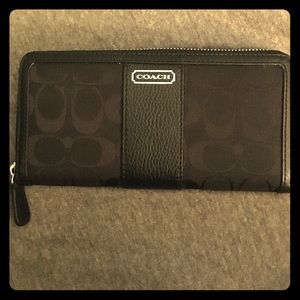 coach signature print wallet - NEW WITH TAGS!