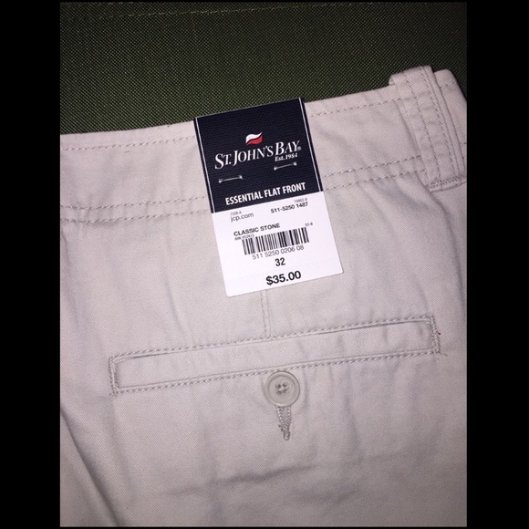 NWT ST JOHNS BAY LIGHT KHAKI SHORTS
