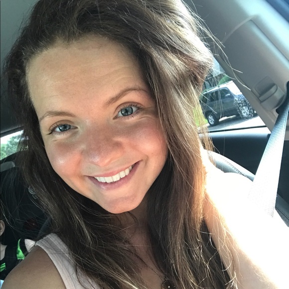 Meet your Posher, Rachel - Picture 4 of 8