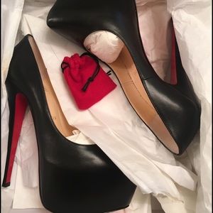 Christian louboutin daffodile
