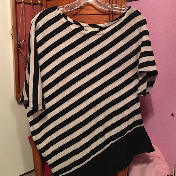 Black and white asymmetrical top