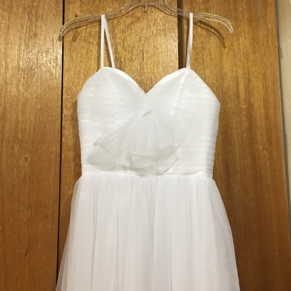 Wedding dress - Picture 1 of 4