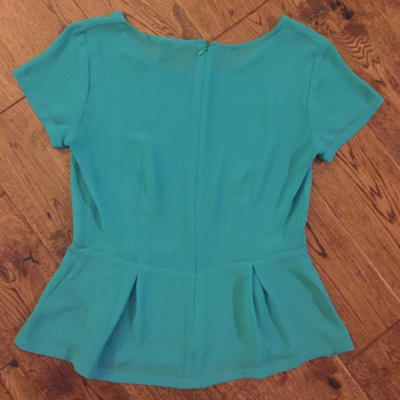 Forever 21: Size Small: Peplum Top - Picture 2 of 2