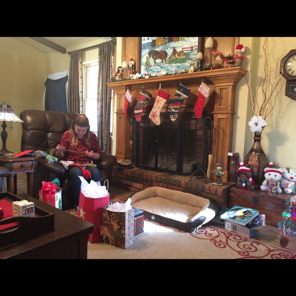 Meet your Posher, Cheryl - Picture 2 of 2