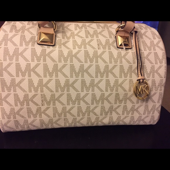 Authentic Michael Kors Grayson Medium Satchel 👜