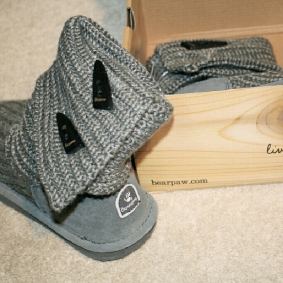 Bearpaw knit boots size 4
