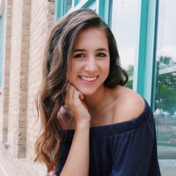 Meet your Posher, Emily - Picture 1 of 1